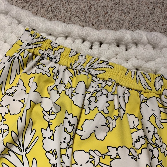 JCPenney Worthington Cropped Pants. Size small. - Picture 4 of 6